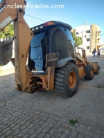 Vende-se Retroescavadeira ano 2013  R$225.000,00